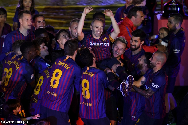 SoccerKingJP's tweet photo. 🔵🔴FOREVER👏
イニエスタ、バルセロナで引退会見を実施…次は指導者の道へ「いつかバルサに戻りたい」
https://t.co/u9h15Sxm11

🗣️編集部より
「ラ・マシア時代からはじまったバルセロナでのキャリア、サッカー選手としての歩みを振り返ったイニエスタは、今後指導者の道に進むことも明かしました」 https://t.co/hFBJvEQmHA