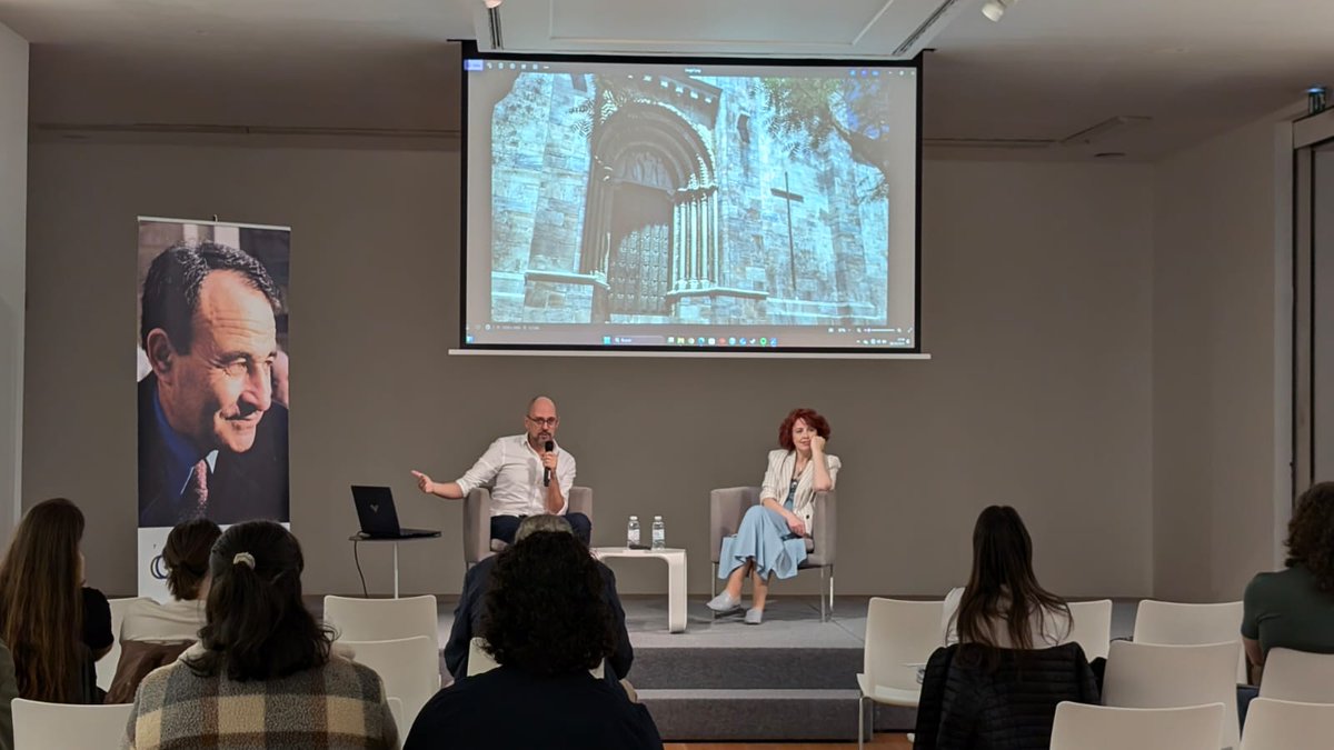 Falando hoxe con <a href="/mininacheshire/">Minina de Cheshire</a> da restitución virtual do Vello Portomarin que fixemos no <a href="/CIAG_GALIZA/">CIAG</a> para o #Galiverso, durante as VI Xornadas de Videoxogos e Literatura que organiza a   <a href="/fcarloscasares/">Fund. Carlos Casares</a> no <a href="/MARCOVigo3/">MARCO Vigo</a>