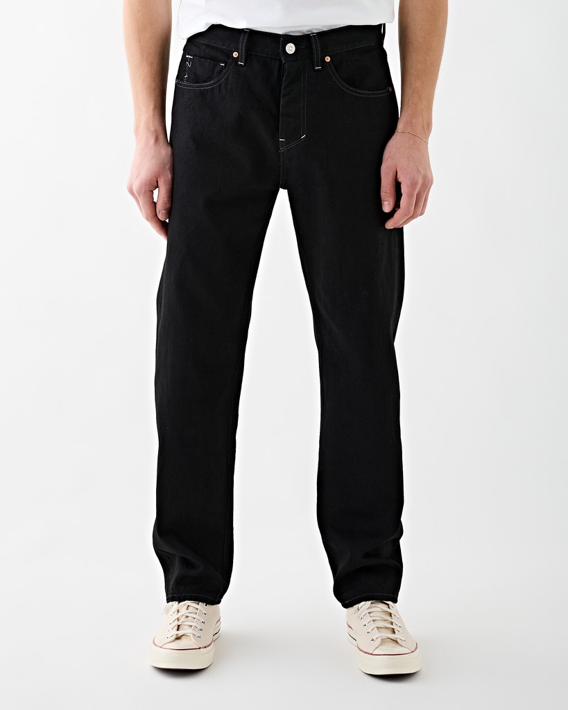 New variations of the #1 jeans at Tenue de Nîmes. Our favourite Regular Fit ‘Penn’ jeans by Tenue. now come in two shades of black and a new mid-blue. Plus, there’s been a restock of the raw denim!

Now available online and in-store at Elandsgracht 60: bit.ly/4eFAgmH