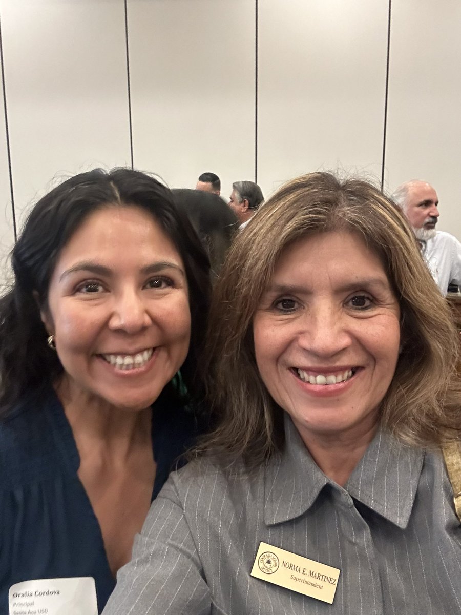 Congratulations  to  <a href="/bt_eagles/">Mrs. Marchese</a> Principal Marchese!  She is the OC <a href="/CALSAfamilia/">CALSA</a> winner of the aPODERar conference!  great to connect too with one of our awesome principals from <a href="/SantaAnaUSD/">Santa Ana USD</a>!