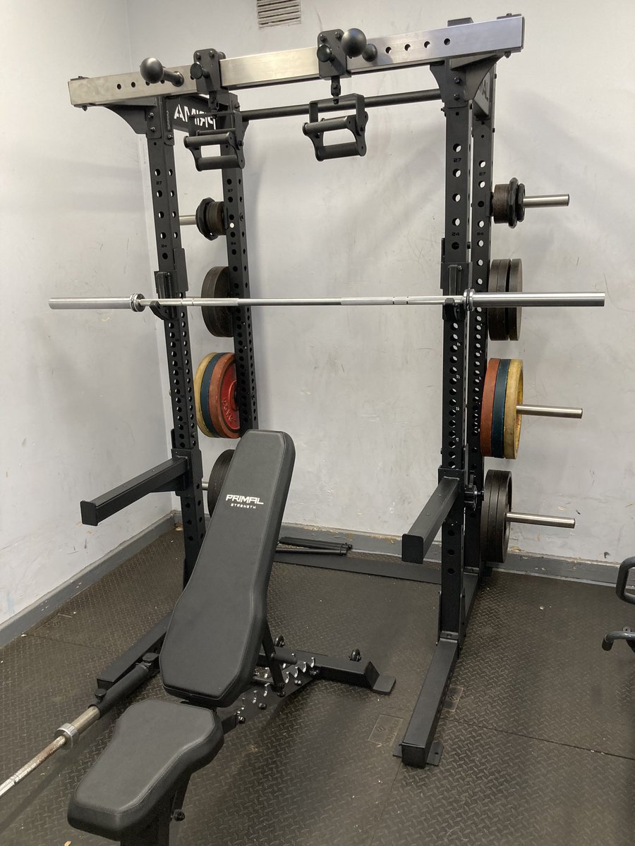 New squat rack has very kindly been donated to the <a href="/shsrbk/">Southborough High School</a> PE department. The gym boys are gonna love this!