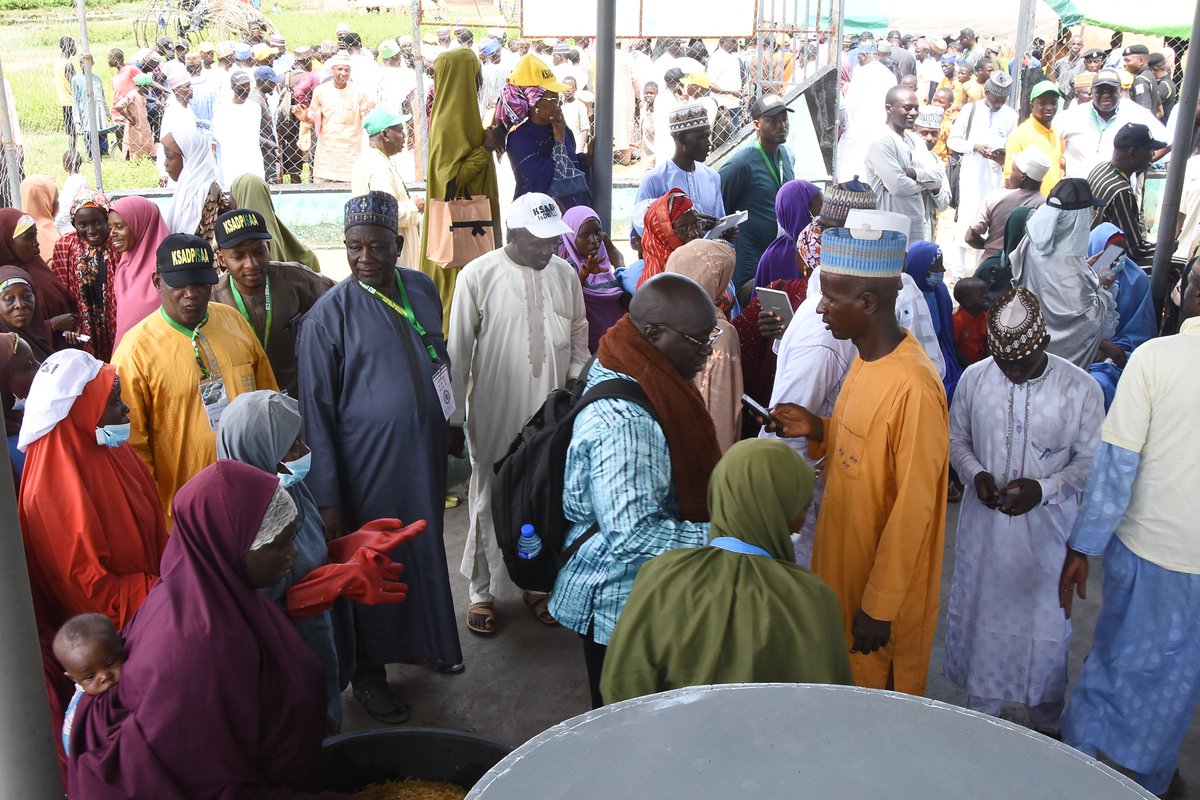 The ongoing #KSADPworkshop is being attended by participants from various states in Nigeria. As they embarked on visits to the KSADP/SAA project locations today, they commended the interventions empowering women in Kano State. #WomenEmpowerment #Livelihood #gender