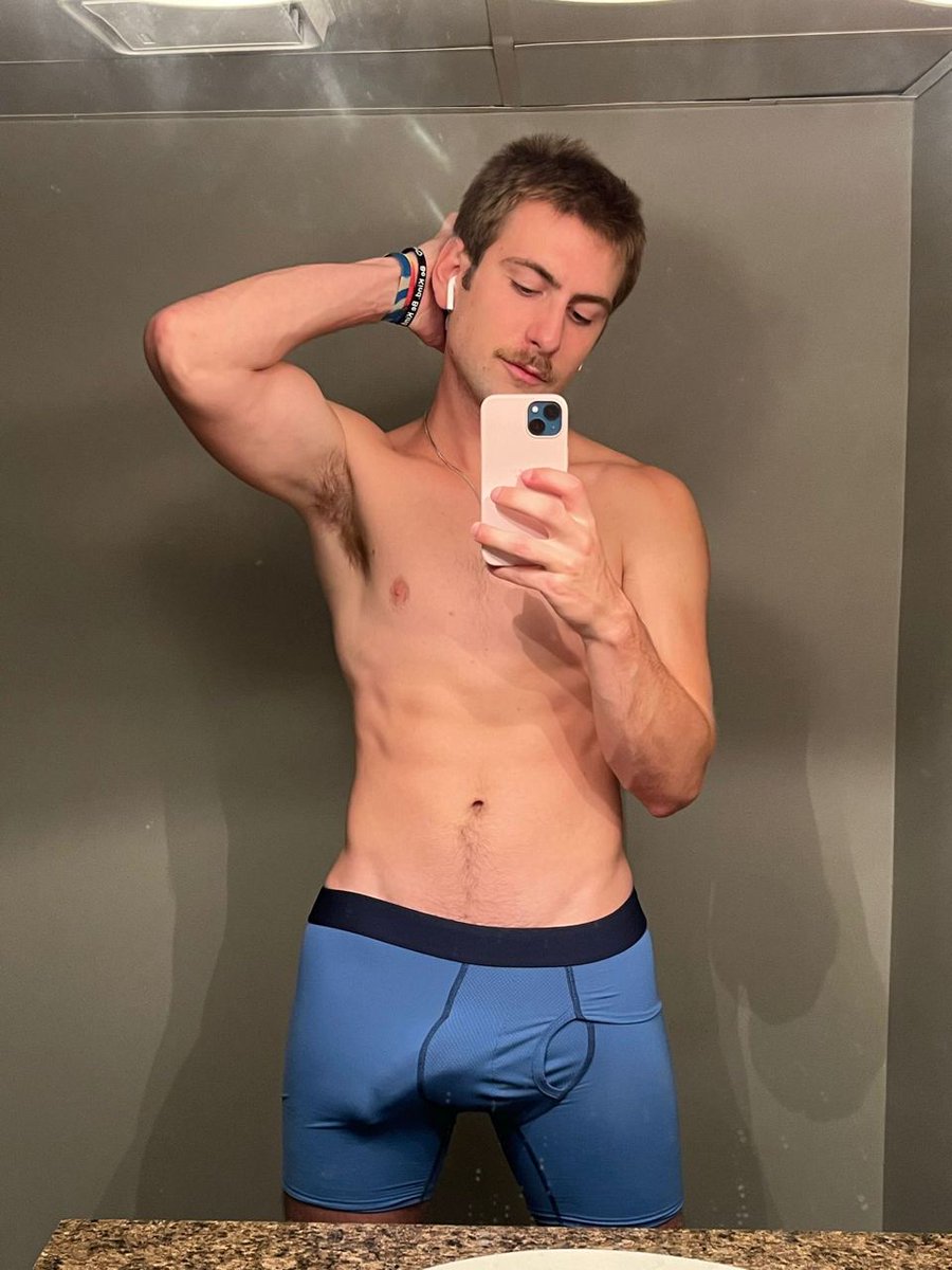 If you’re bored and want my shlong in your dms say plz