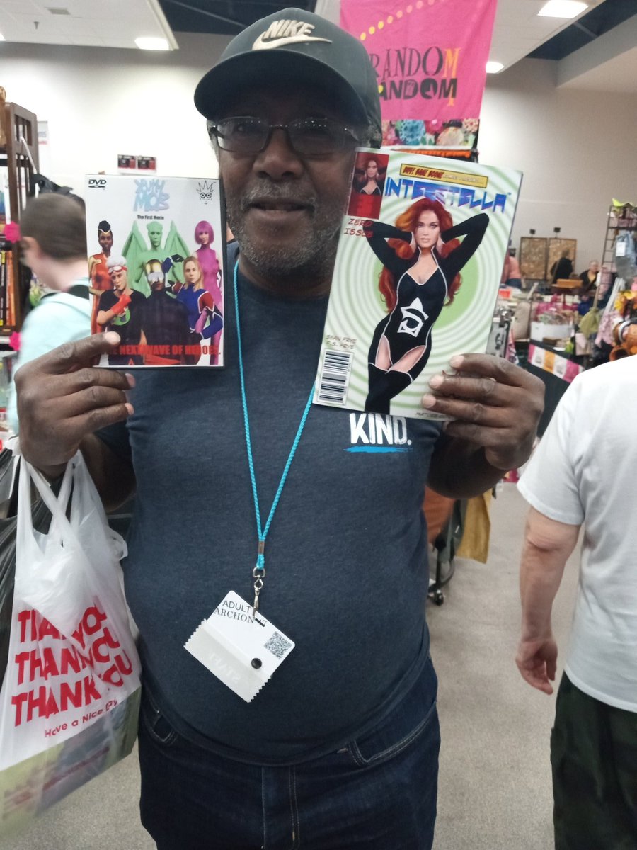 3bcomics's tweet photo. Had a great weekend @ArchonStl see you again next weekend. https://t.co/7Qd0uUEPqW