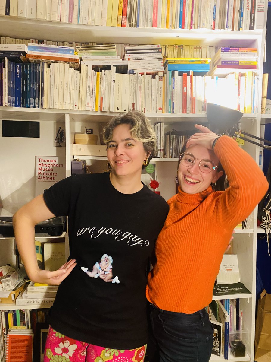 ZinebTweet's tweet photo. Un #BeauBizarre critique avec Léa Poiré, Belinda Mathieu autour Sane Satan de Teresa Vettucci et le projet We have decided not to die de Louise Siffert.
+ la rubrique "l'archive critique" + l'Entracte de Wilson Le Personnic + les coups de ❤️des critiques 
https://t.co/ZqsjxmOJ5P https://t.co/kgu2eIM7AA