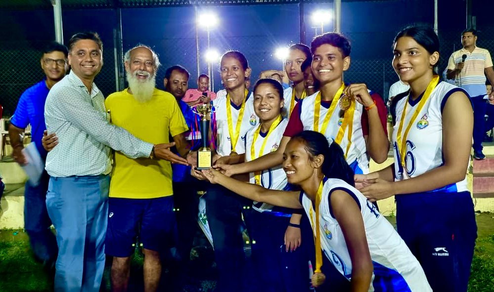 The Women's Basketball team, Faculty of Arts proudly presented the Inter-Faculty Tournament trophy to the <a href="/DeanArtsBHU/">Dean - Faculty of Arts, BHU</a> This is a wonderful achievement and a proud moment for our entire faculty! <a href="/VCofficeBHU/">VC-BHU</a> <a href="/registrarbhu/">REGISTRAR, BHU</a> <a href="/dsw_bhu/">Dean of Students, BHU</a> <a href="/bhupro/">BHU Official</a> <a href="/bhu_updates/">CAMPUS UPDATES - BHU</a> <a href="/phyedu_bhu/">Physical Education BHU</a> <a href="/StudentsFOA/">Student Advisor, Faculty of Art, BHU</a>