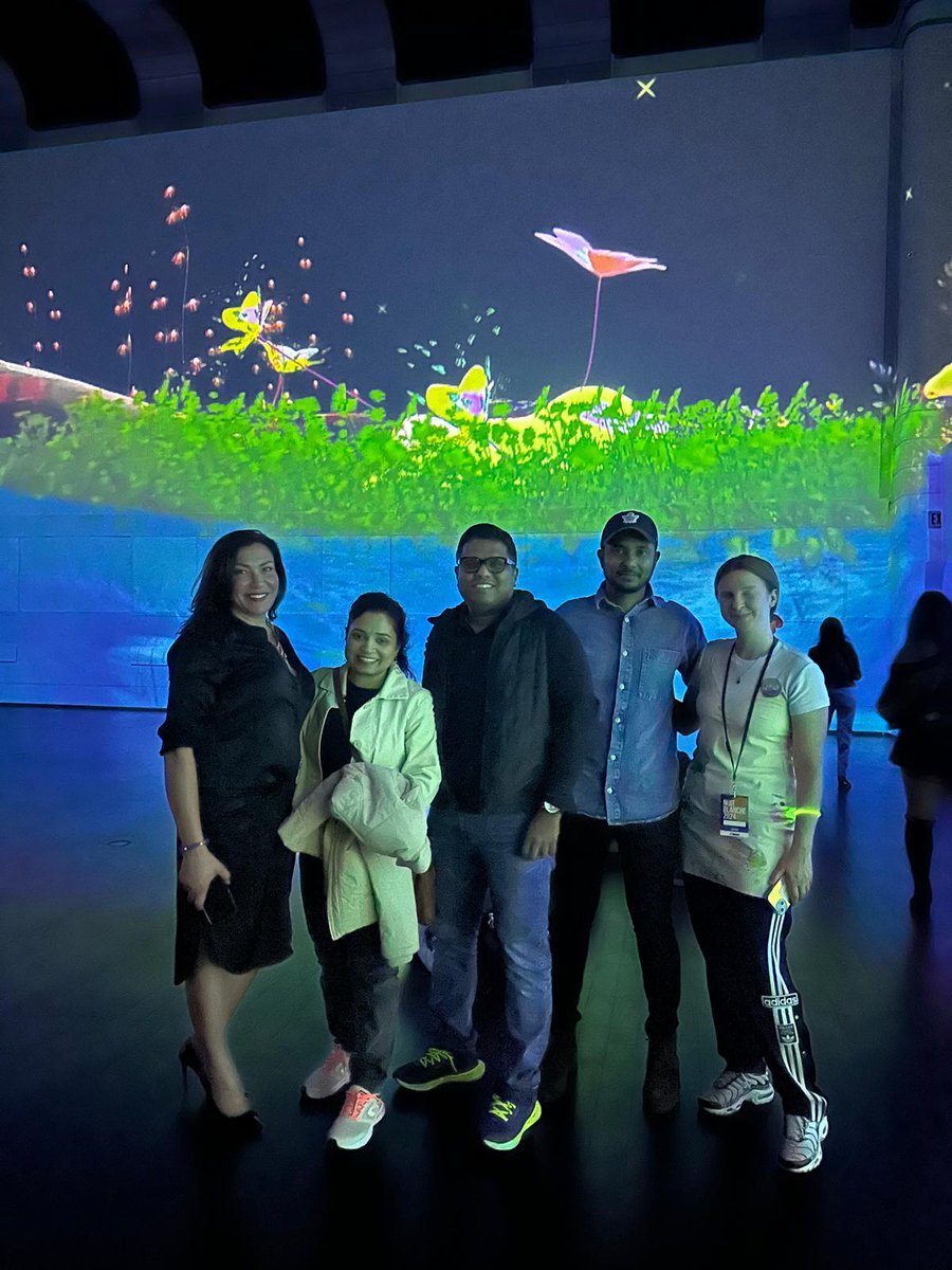 Futurecode_inc's tweet image. Our leaders @maazm23 and @RakeshRavindrN had an amazing weekend in Immersive Visualizations! 🌌 They met @JanelleChalouhi & @miriam_arbus, who invited them to #NuitBlanche.
They experienced the stunning installation "I Want to Leave This Earth Behind," #NuitBlanche #Futurecode