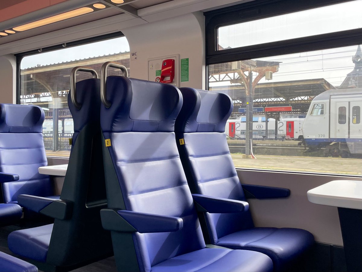 AndreasWiede's tweet image. From December on, #NS #Alstom #Coradia #ICNG (for #InterCity New Generation) units will provide fast hourly services between #Brussels 🇧🇪 and #Amsterdam 🇳🇱. They are currently performing test runs. (Trivia: the bathroom decor comes with a Belgian touch. Here: Zeebrugge beach.)