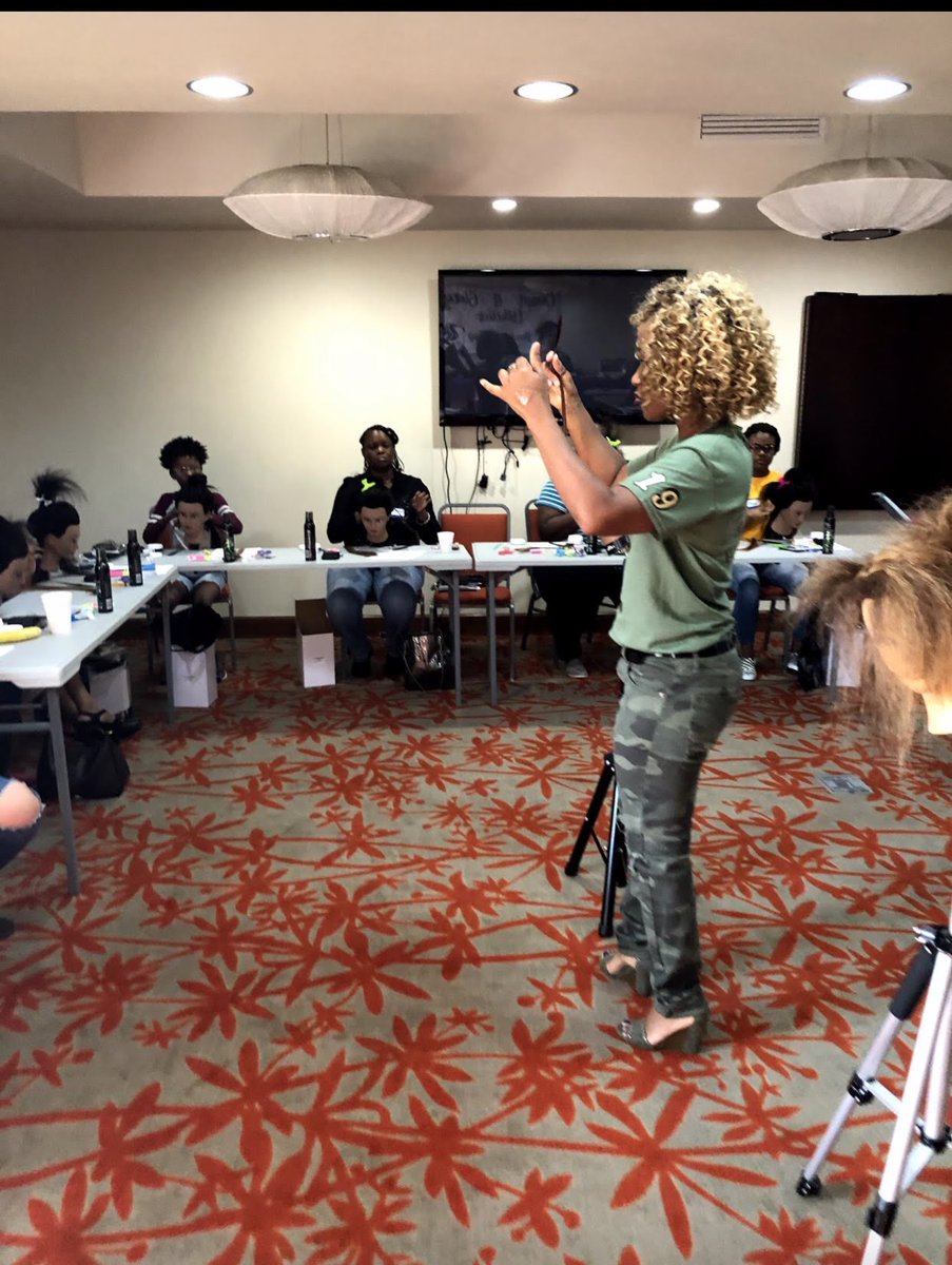 CrownNGloryFam1's tweet image. Want to master the art of braiding? You can learn from the best when you join our braiding classes. We will teach you various techniques to create stunning braids. Visit us today! #BraidingClasses #ConwayAR conwayhairsalon.com