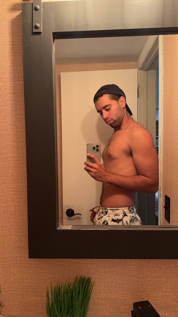 RedRubyDaBarb's tweet image. arm and chest day #workout #gym