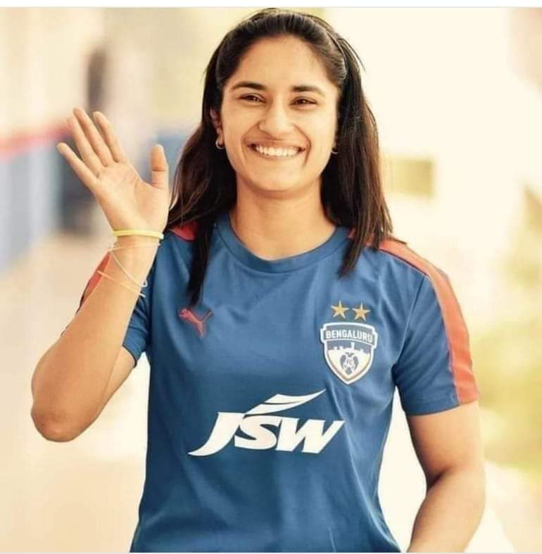 DANISH_SIDD_777's tweet photo. मैदान कोई भी हो विनेश फोगाट चैम्पियन है।
जुलाना से जीती देश की बेटी विनेश, बहुत बहुत बधाई हो 💐
अब कही जलन खोर तो शुभकामनायें भी नहीं देंगे 🇮🇳🇮🇳
#Hanfi.....
#विनेशफोगाट https://t.co/7r0Y83GU35