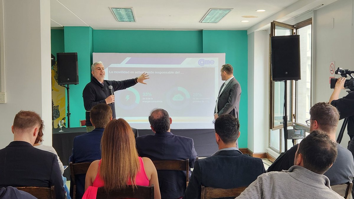 redcame's tweet image. En formato híbrido, el sector Cámaras Sectoriales realiza su taller con la participación de representantes de @aavea_oficial, enfocado en la promoción y desarrollo de vehículos eléctricos 🚘 en América Latina con el objetivo de trabajar los avances y oportunidades del transporte…