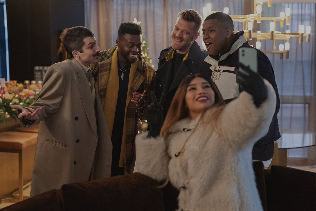 PTXofficial's tweet photo. Who's ready for Christmas?!

Here's your FIRST LOOK of us in the NEW HOLIDAY FILM 
✨🎄 MEET ME NEXT CHRISTMAS 🎄✨ 
coming to @netflix on NOVEMBER 6TH. #MeetMeNextChristmas https://t.co/xVjrNWsh9W