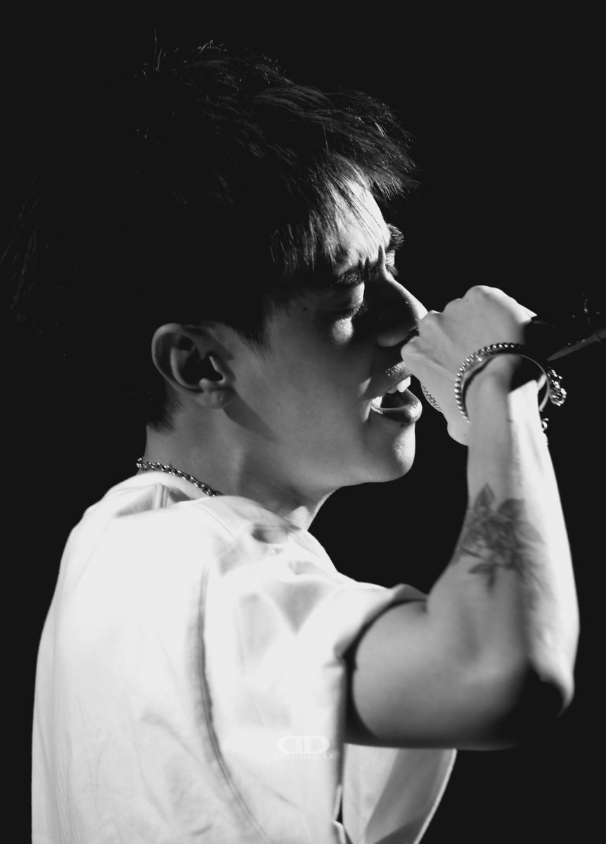 DD_MasterD's tweet photo. Quang Hung Master D - The First Fan Meeting in Vietnam 2024 p1
#QuangHungMasterD #QuangHungLe #Muzik #DD #DoubleDwithMasterD
Plz don't cut my logo 📷 https://t.co/aNndoftLUk
