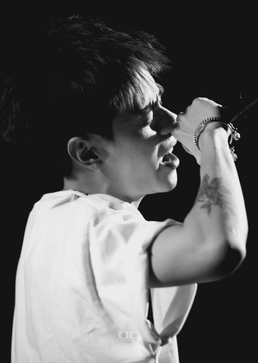DD_MasterD's tweet photo. Quang Hung Master D - The First Fan Meeting in Vietnam 2024 p1
#QuangHungMasterD #QuangHungLe #Muzik #DD #DoubleDwithMasterD
Plz don't cut my logo 📷 https://t.co/aNndoftLUk