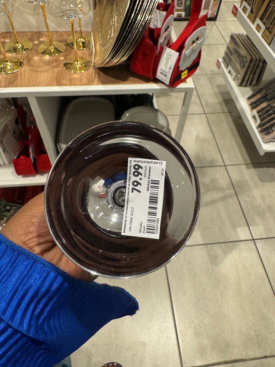 DropdLive's tweet photo. Beautiful wine glass ❤️from @MrPriceHome  R79.99🔥. Store Location: Hatfield plaza shopping mall 📍.

#explore #dropd #mrphom https://t.co/IjPUPdolxx