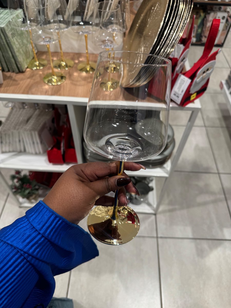 DropdLive's tweet photo. Beautiful wine glass ❤️from @MrPriceHome  R79.99🔥. Store Location: Hatfield plaza shopping mall 📍.

#explore #dropd #mrphom https://t.co/IjPUPdolxx