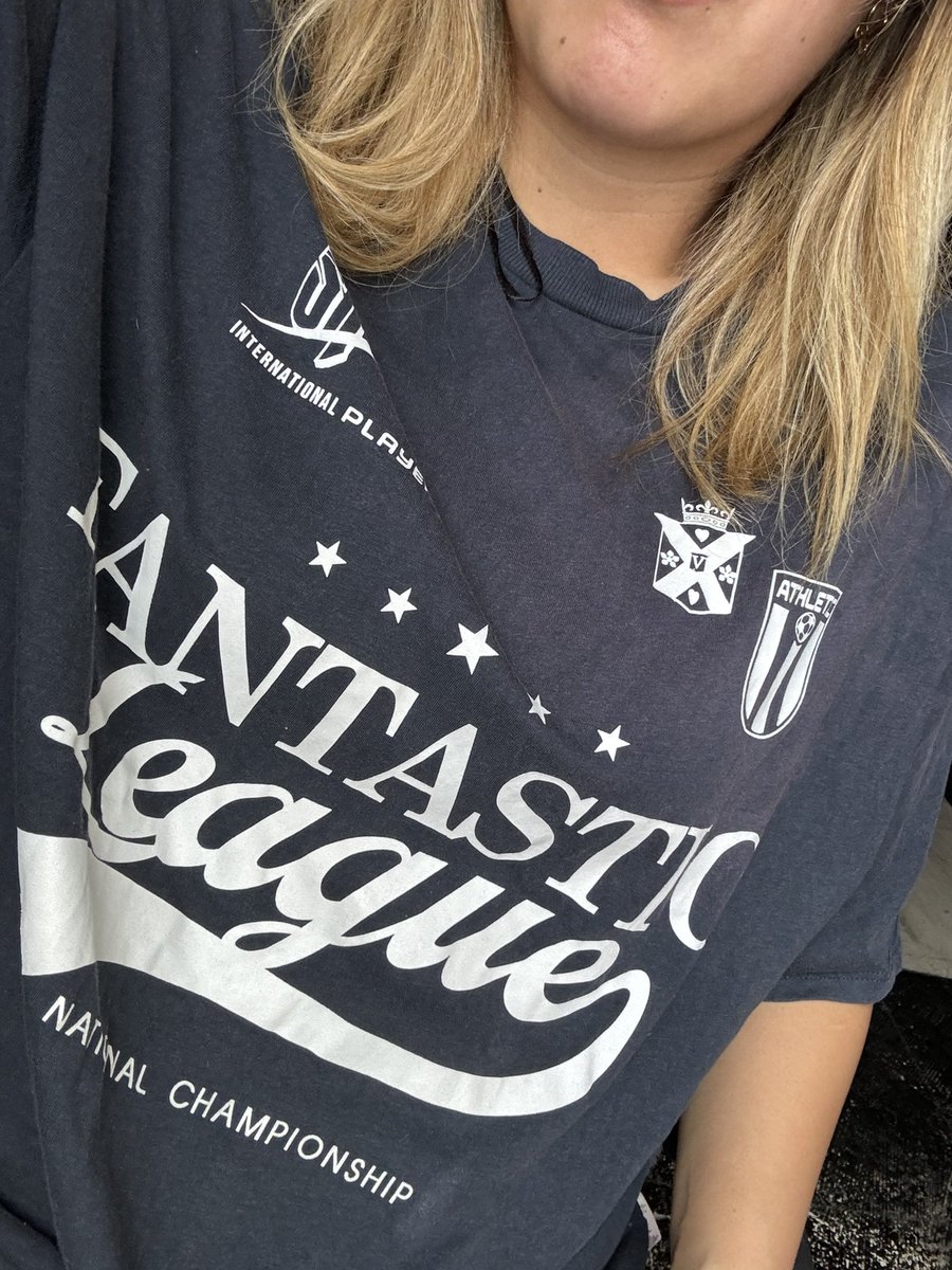 mon_pcobos's tweet photo. Hola! Alguien sabe qué procede cuando en la primer lavada o sea ni siquiera había usado la playera queda de este color? @hm  ayuda!!! https://t.co/b59beRUqVt