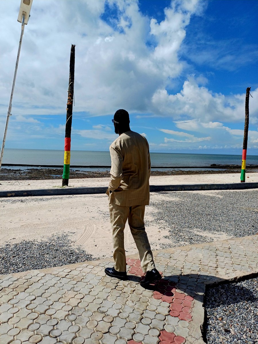 DiamoPower's tweet image. Il vaut mieux #allumer une #petite_bougie que de #maudire #l_obscurité, faites #confiance à votre #instinct, il peut parfois vous sauvez de #gros_ennuis.

#Leadership_Jeune #Jeune_Leader #MashaAllah #InshaAllah #Vision2026 

#Crédit_Photos 📸 #Estha_Lamah