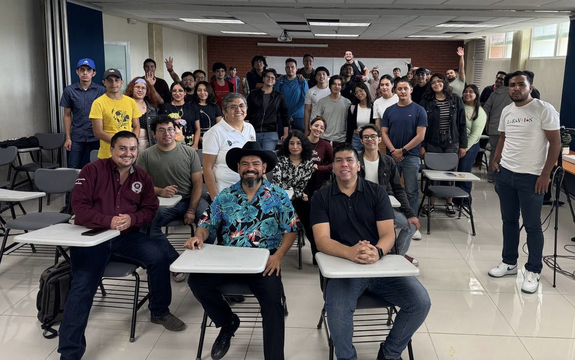 DonChambitas's tweet image. Ayer me tocó llevar “Cómo comienzo mi currículum?” ante la bandita de estudiantes de software del Instituto Tecnológico de Durango. Como siempre, me topé con gente bien interesada en hacer una carrera en la industria tech. En donde sea hay talento 🎯 #conference #techrecruitment