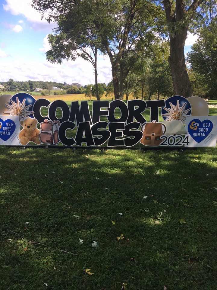 JBS_Inc's tweet image. JBS was proud to be a compassion sponsor of the @ComfortCases 2024 Annual Farm-to-Table Feast &amp;amp; Fundraiser. There are ~437,000 children in #FosterCare. Each one deserves to feel a sense of dignity. It’s an honor to support #ComfortCases in this important work. #NoMoreTrashbags