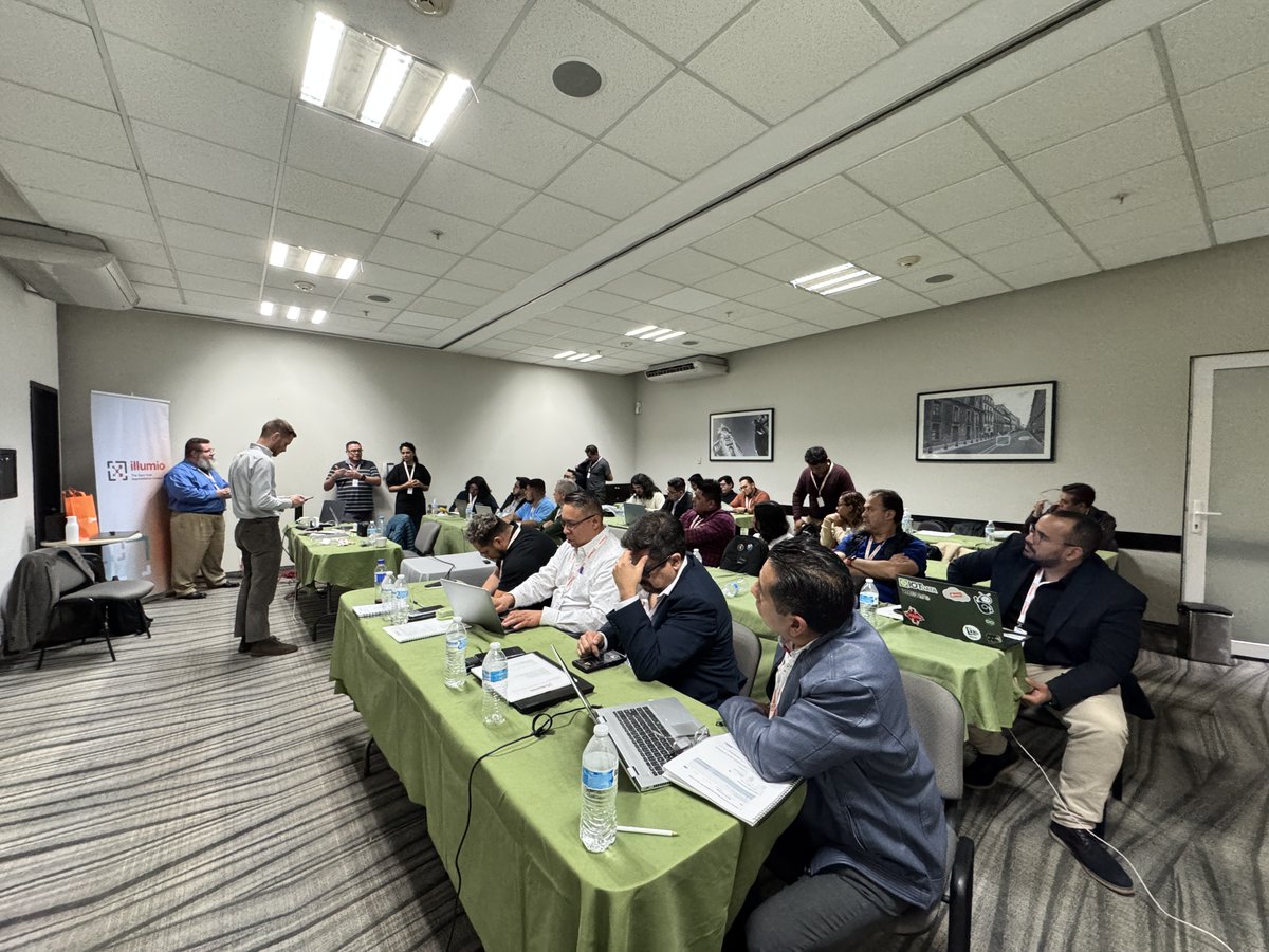 MarketCross's tweet photo. ¡Las imágenes hablan por sí mismas! 🤩Este evento y todos los que organizamos estratégicamente para nuestros clientes, son fundamentales para construir reputación y conectar con stakeholders clave para su marca.📢✨ https://t.co/mampEUUyOy