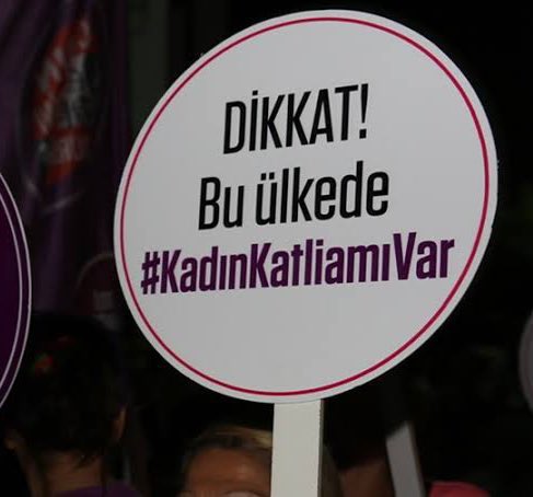 hakettiyswmeyv's tweet photo. rt ve ment
turkish womans need help
#reenact6284 
#istanbulconventionkeepsalive https://t.co/6UXhYN1frj