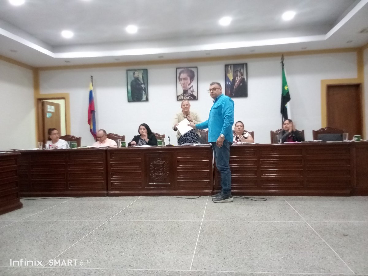 ConcejoM_EZ's tweet photo. Primera discusión de proyecto de ordenanza de convivencia ciudadana 

En sesión ordinaria N°23-2024 se presenta y se aprueba la primera discusión de este proyecto de ley municipal, con la finalidad de garantizar la paz comunal y el civismo dentro de Zamora. https://t.co/2xNd3XcTpw