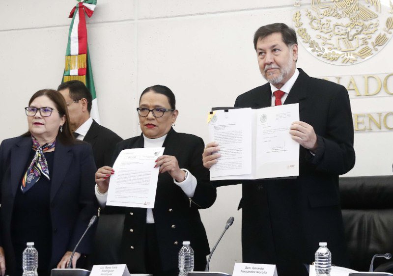 #ÚLTIMAHORA

¡La vida es una tómbola, tómbola! 
 
El senador Gerardo Fernández Noroña adelantó que le próximo sábado se realizará el sorteo de los cargos de las personas juzgadoras que se elegirán en la jornada electoral de junio de 2025.