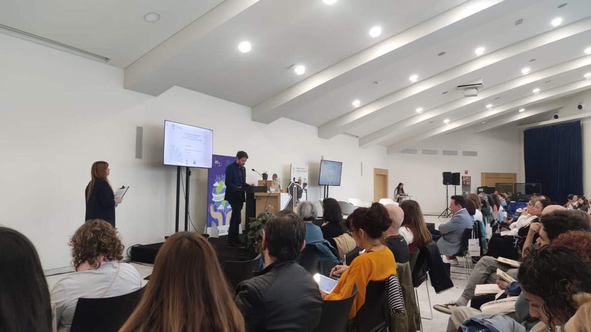 Hoy hemos asistido a la jornada de inauguración de la Red de escuelas por la circularidad que organiza Cogersa, donde hemos compartido iniciativas y aprendido sobre diversos proyectos para el cuidado del medio ambiente. <a href="/cogersaasturias/">Cogersa</a>