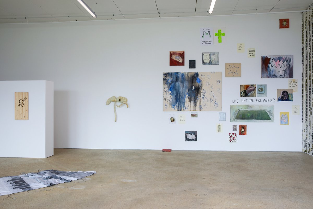 \ Les Réserves, #Romainville / #Exposition « Coller l’oreille aux colimaçons » jusqu'au 03.11.24 
🌀 Exposition ouverte dimanche 13.10 avec les galeries de <a href="/komunuma/">Komunuma</a> et la @fondationfiminco 
🔗 swll.to/COAC
📷 Erwan Fichou