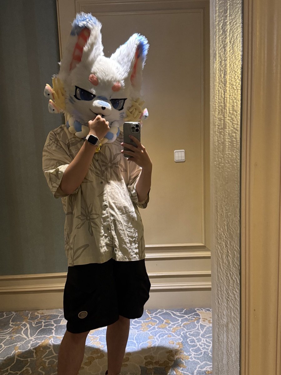 每次看到别人翘首弄姿的色图就会羡慕 但当自己约了朋友来给我拍的时候又不会摆姿势了 看来只能下次真玩的时候让朋友抓拍了bushi）