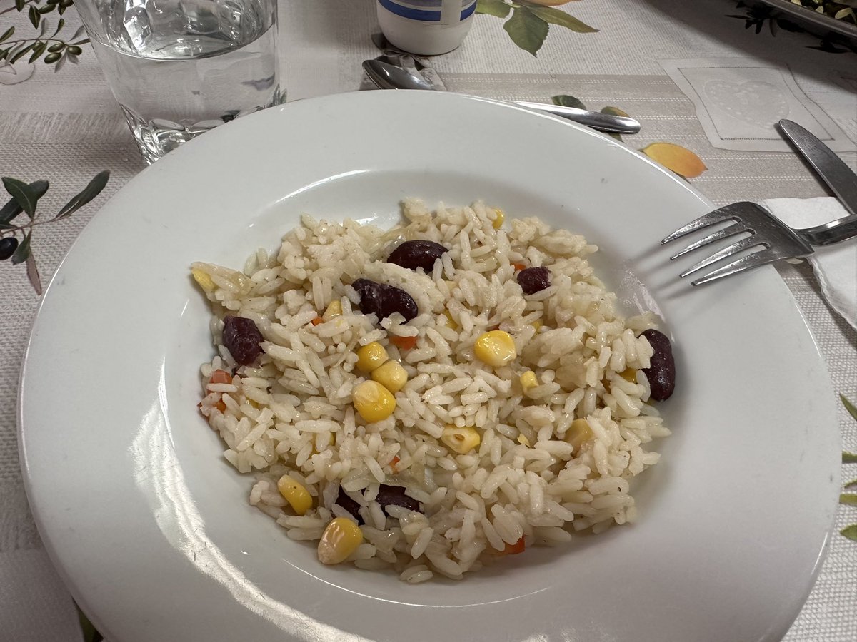 Joaki77's tweet photo. Hoy en el CFA La Chimenea comenzamos conmemorando la semana de la hispanidad con Centroamérica. Hoy hemos preparado un plato típico de Nicaragua: gallopinto. #Hispanidad2024 #IF_CMadrid https://t.co/dHAm3x1lKh