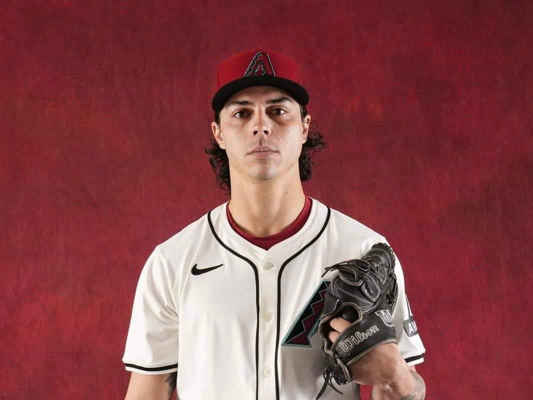 charlycasstroLD's tweet photo. ¡Habemus rotación! 🙌🏻⚾️

Jolbert Cabrera reveló a @linea_directa el staff de abridores de @AlgodonerosGsv para la Temporada 2024-25 de la Liga Mexicana del Pacífico 

1. Jorge Pérez 
2. Grant Gavin
3. Ariel Gracia
4. Dakota Chalmers
5. Geno Encina https://t.co/cPFOe3zYF6