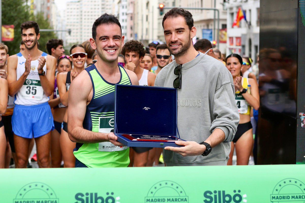 DiegoGCarrera's tweet image. Volvemos a vivir un sueño. Por tercera vez, abrimos la Gran Vía de Madrid al atletismo y a la marcha mundial.

A tod@s los que hacéis posible el GPI Madrid Marcha Silbo Telecom, GRACIAS.