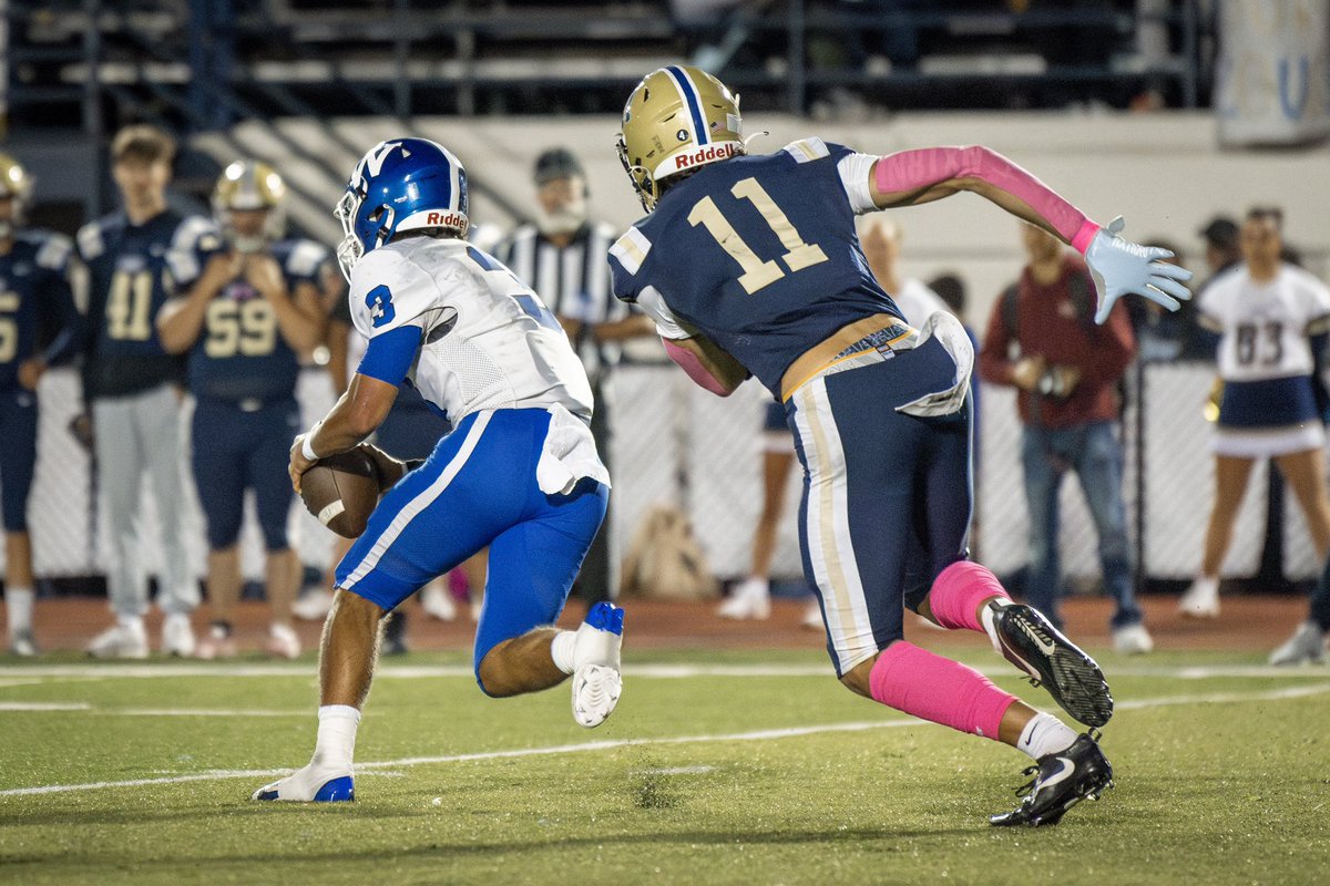 Another good week against Woodburn.
7 catches for 185 yards
2 TDs
1 rush for 8 yards
#canbyfootball