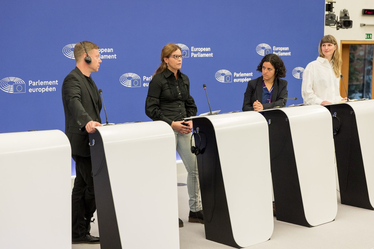 Heute habe ich auf einer Pressekonferenz im Europäischen Parlament in Straßburg gesprochen.

Ich wollte auf den Fall von Maja T. aufmerksam machen, einer deutschen antifaschistischen und nicht-binären Person, die von Deutschland ausgeliefert wurde und derzeit in Ungarn unter