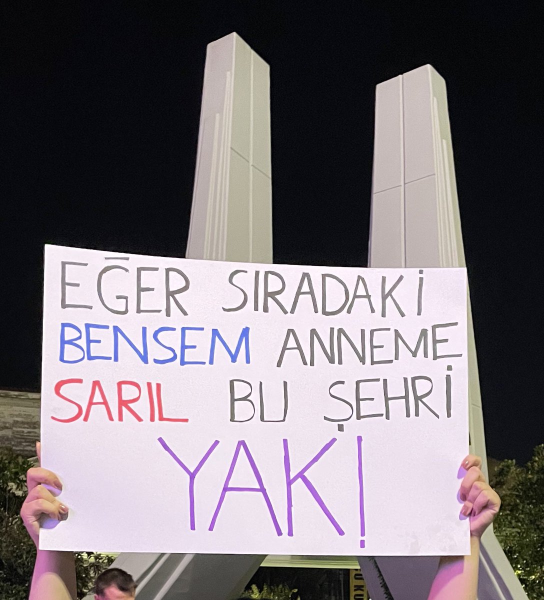 cl0ser2u's tweet image. susmayacağız SUSMUYORUZ 

#TurkishWomanNeedHelp 
#turkiyedekadınsoykırımıvar