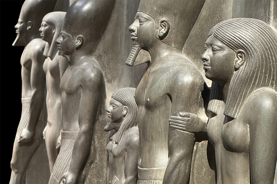 Between 1908–10, Harvard's George Reisner found ancient Egyptian art at the Menkaure Valley Temple #Giza. Join <a href="/AERA_EGYPT/">AERA Egypt</a> President Mark Lehner for a FREE hybrid lecture to learn about new findings—from the time of Menkaure to the end of the Old Kingdom. tinyurl.com/RediscoveringS…