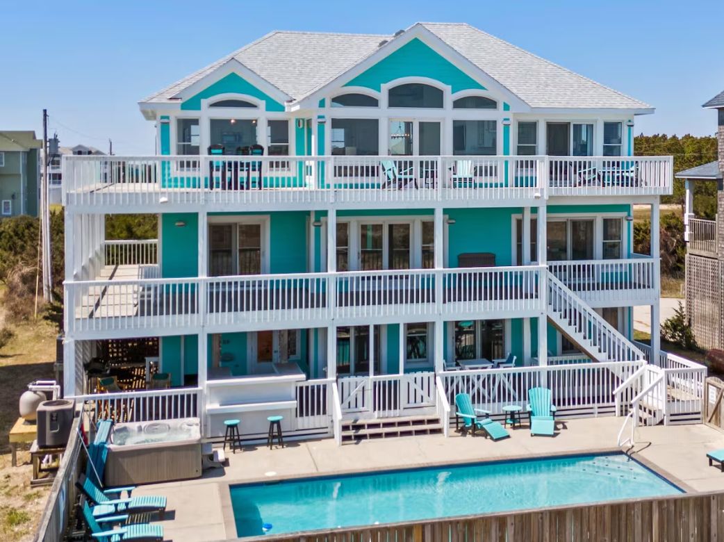 JoshHeuser's tweet photo. Halloween at the Beach? Yep, it’s happening! 🎃👻

This is one of our oceanfront beach houses.

We worked hard to get it, but let me tell you—it was 100% worth it. 🙌

Over 4,000 square feet of oceanfront goodness - seven bedrooms, an elevator, pool... https://t.co/uCwF5GzjUv https://t.co/r5sWtLvzHm