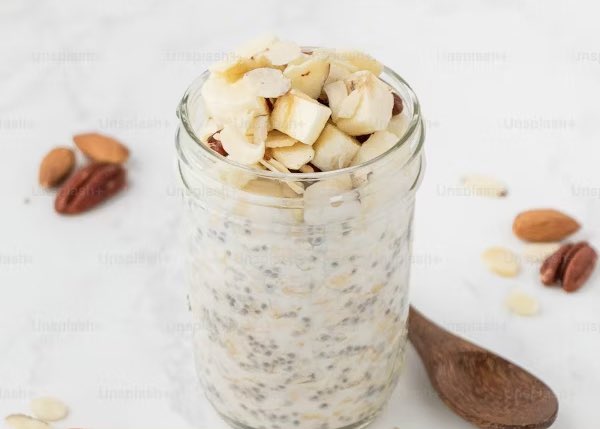 Tips for dealing with acid #reflux &amp; #heartburn (part 3) 🪷

* Ripe #bananas are alkaline and (if not a trigger) can help counteract stomach acid and create a protective coating on the oesophageal lining 🍌

* #Almonds can also help to neutralise stomach acid