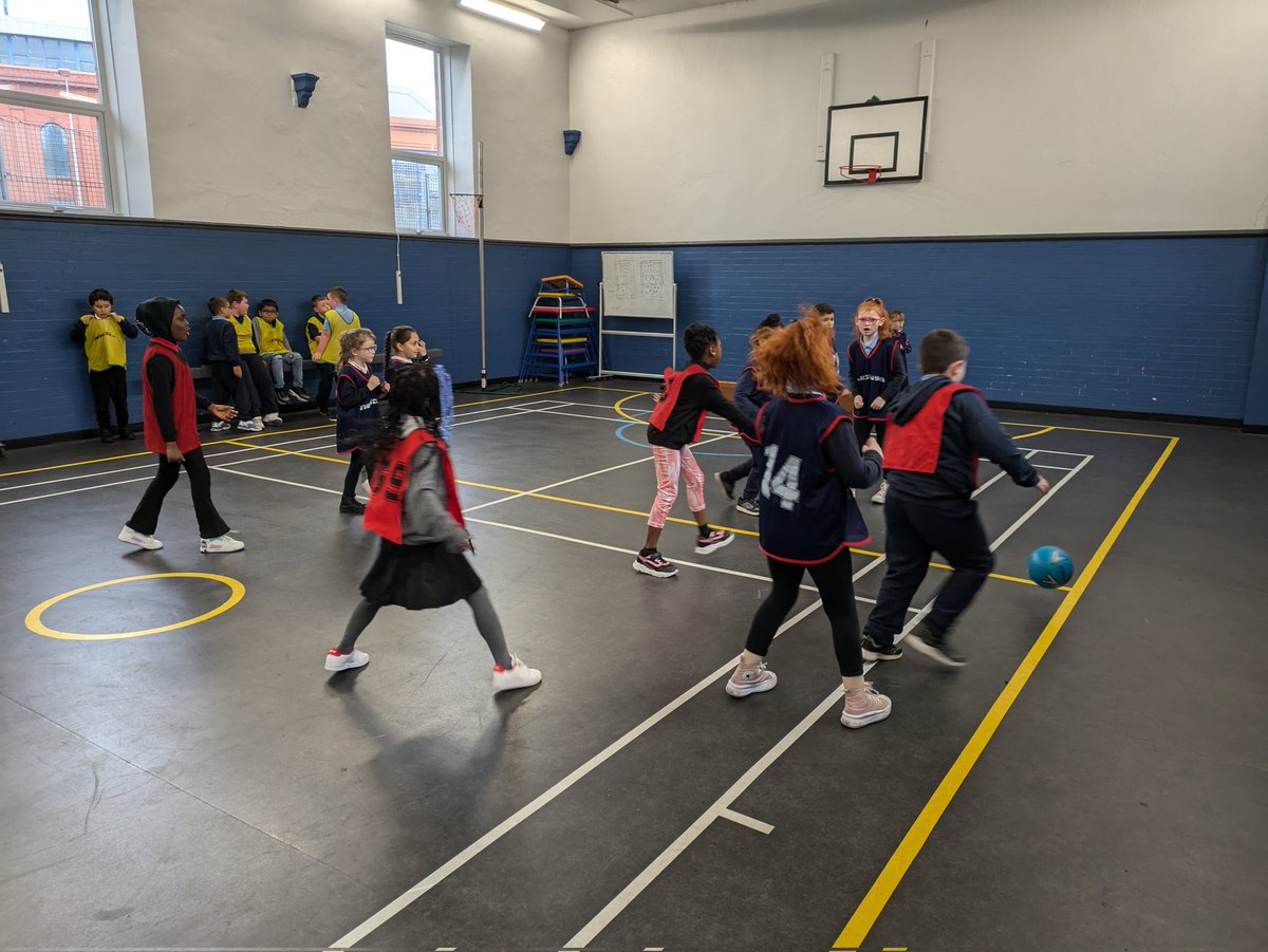 miss_mcgettigan's tweet photo. Last PE session with our amazing football coach today! โฝ๏ธ We've learned so much and had a blast this term. Thank you for teaching us skills, teamwork, and fun! ๐๐ #Primary4 #glasgowlife @glasgowlife https://t.co/9867uO4YYt
