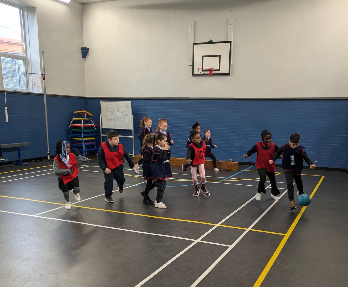 miss_mcgettigan's tweet photo. Last PE session with our amazing football coach today! โฝ๏ธ We've learned so much and had a blast this term. Thank you for teaching us skills, teamwork, and fun! ๐๐ #Primary4 #glasgowlife @glasgowlife https://t.co/9867uO4YYt