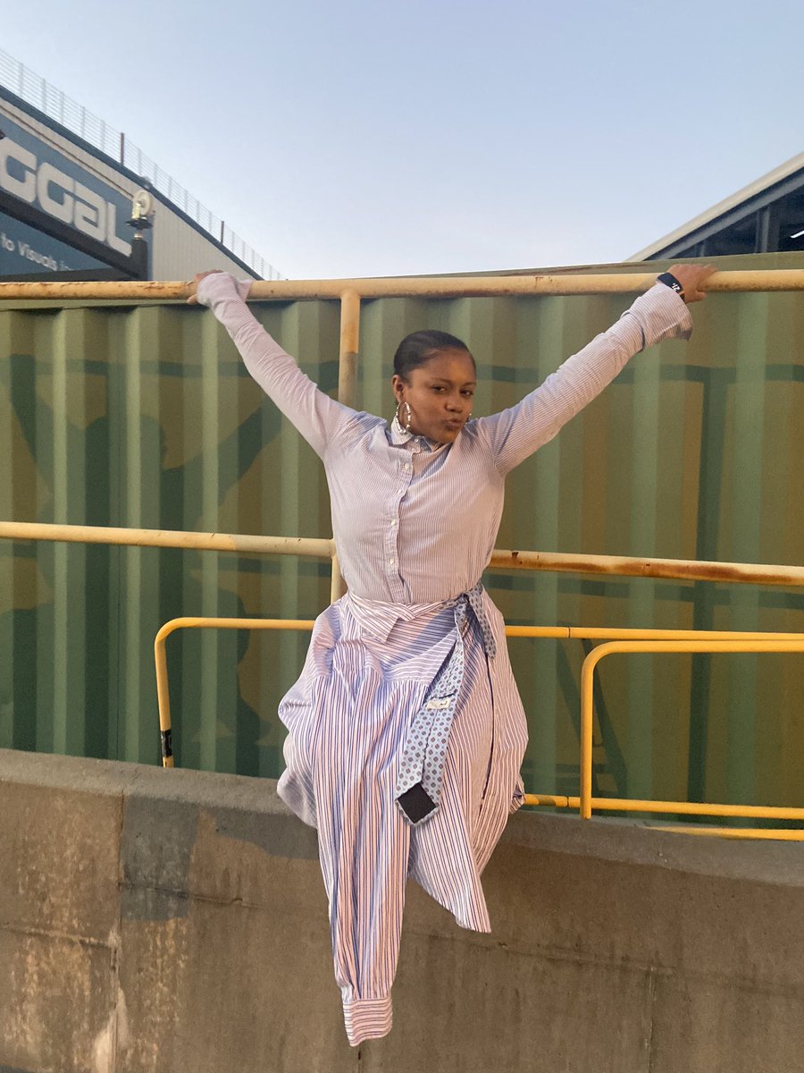 niyaahx's tweet image. but can you see the details? 📚