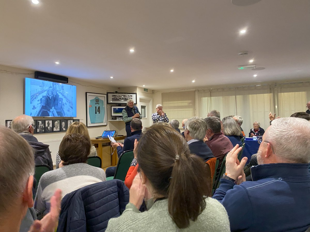 If you're in the Newbury area on 9 Oct, trot along to #newburyyachtclub at the Bowlers Arms at 1900. I'm giving a talk about a lad in Stockport (that's me) who ran away from a career in the law to go adventuring at sea. Tales of near sinkings, robbery, hurricanes. Don't miss it!