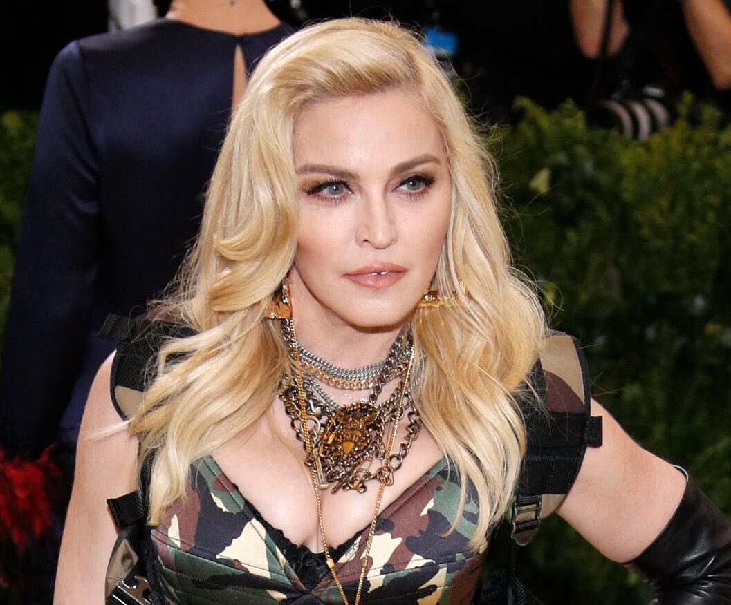 halluauditive's tweet photo. Madonna détient le record du plus grand nombre de singles dans le Top 10 du Billboard Hot 100 pour une artiste féminine. https://t.co/h5a7hyTN6V