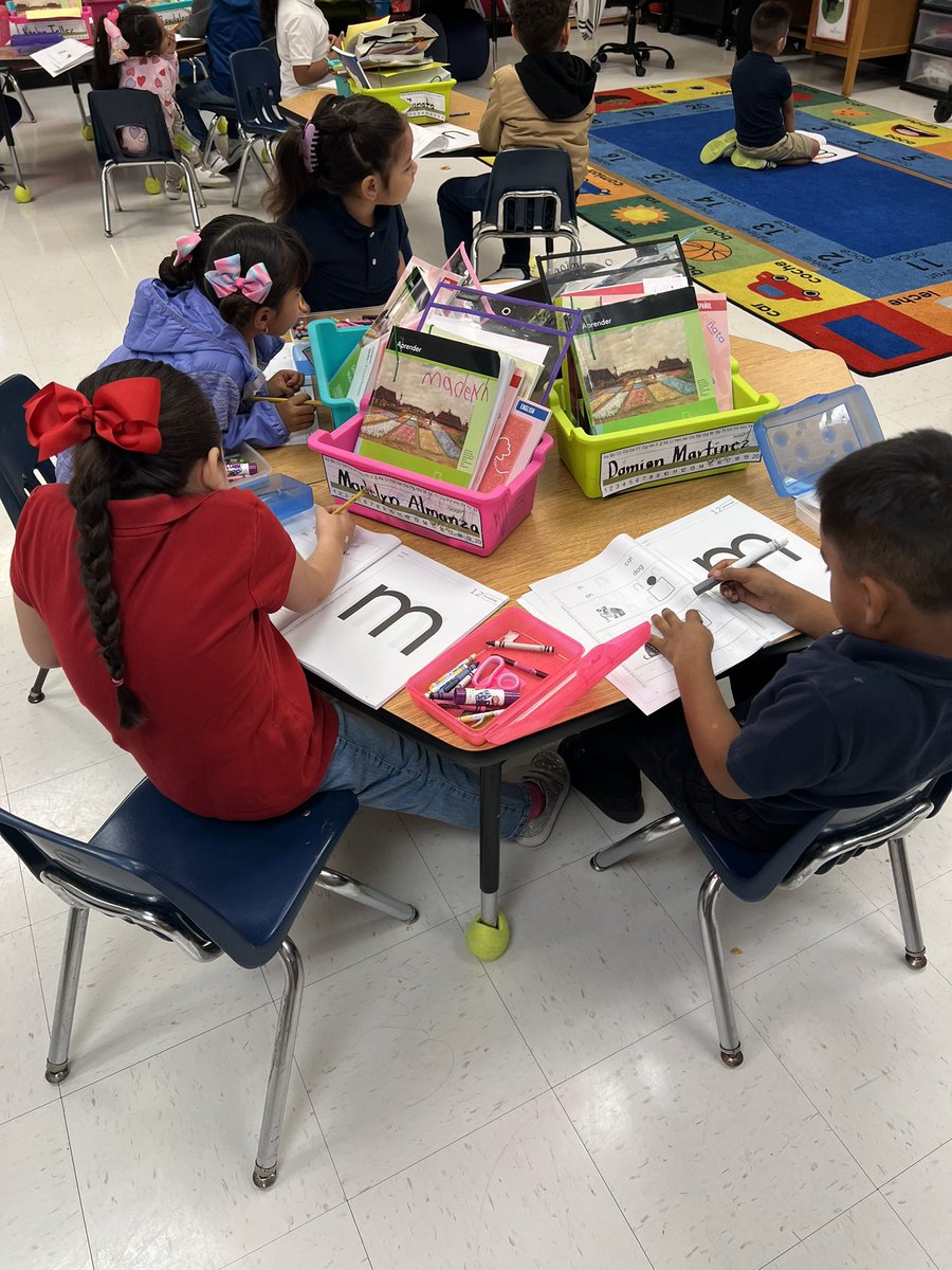 Luis Berzoza (@luis_berzoza) on Twitter photo It was great seeing Ms. Perez at <a href="/MHMooreFWISD/">M.H. Moore Elementary School</a> teaching English Skills to her Dual Language kindergarten students. She is opening the doors to biliteracy for our bilingual students! <a href="/UAlvarez/">Ricardo Alvarez</a> <a href="/vanessacuarenta/">Vanessa Cuarenta-Peña</a> <a href="/FWISD_EBN3/">Emergent Bilingual Programs FWISD</a> It was great seeing Ms. Perez at <a href="/MHMooreFWISD/">M.H. Moore Elementary School</a> teaching English Skills to her Dual Language kindergarten students. She is opening the doors to biliteracy for our bilingual students! <a href="/UAlvarez/">Ricardo Alvarez</a> <a href="/vanessacuarenta/">Vanessa Cuarenta-Peña</a> <a href="/FWISD_EBN3/">Emergent Bilingual Programs FWISD</a>
