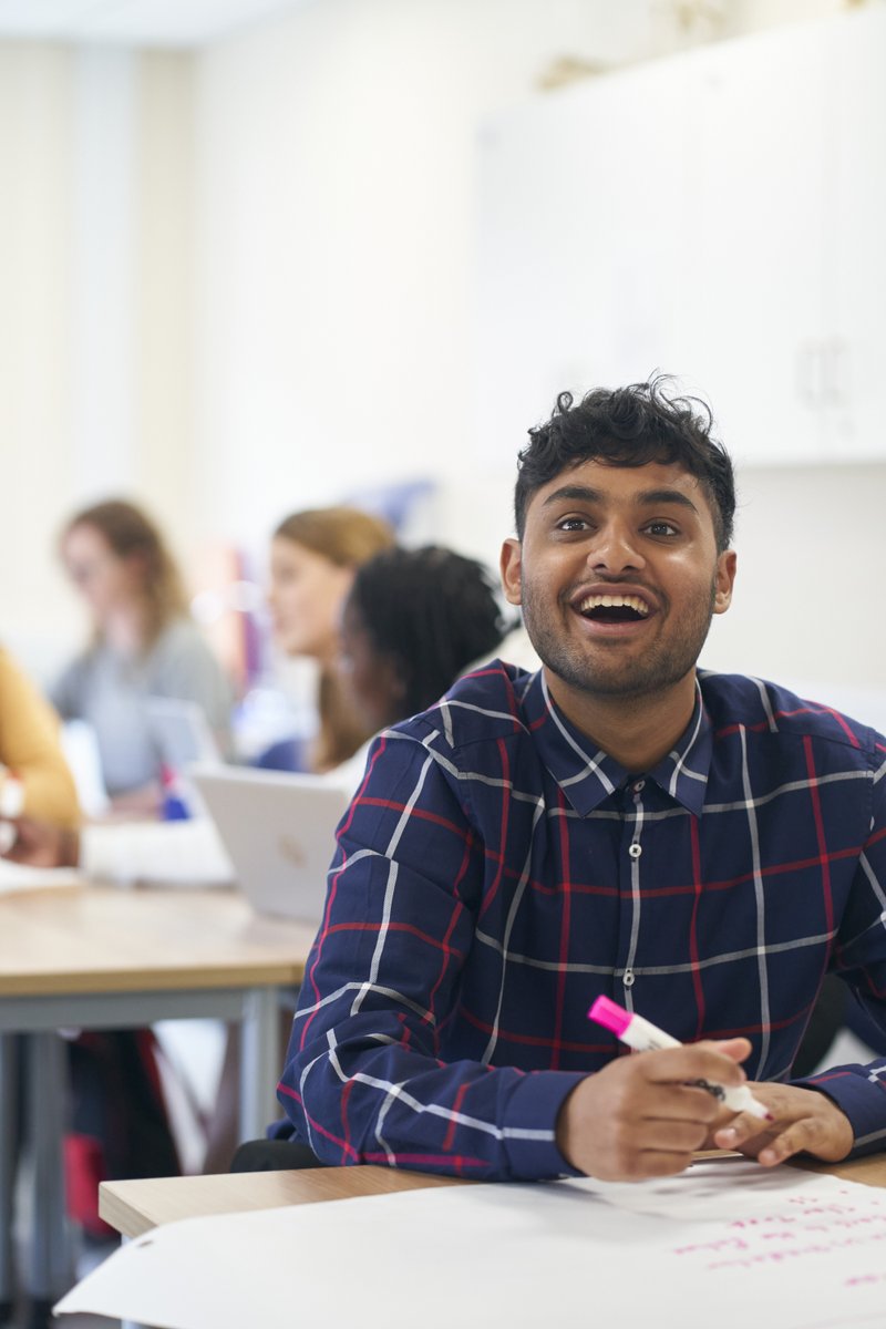 Application deadlines are slowly creeping in to sight, but Flo’s got your back! 🎓 

Check out her tips on avoiding common mistakes, from writing a great personal statement to polishing the small details. Stay confident and apply smart 👉 leedsbeckett.ac.uk/blogs/student-…