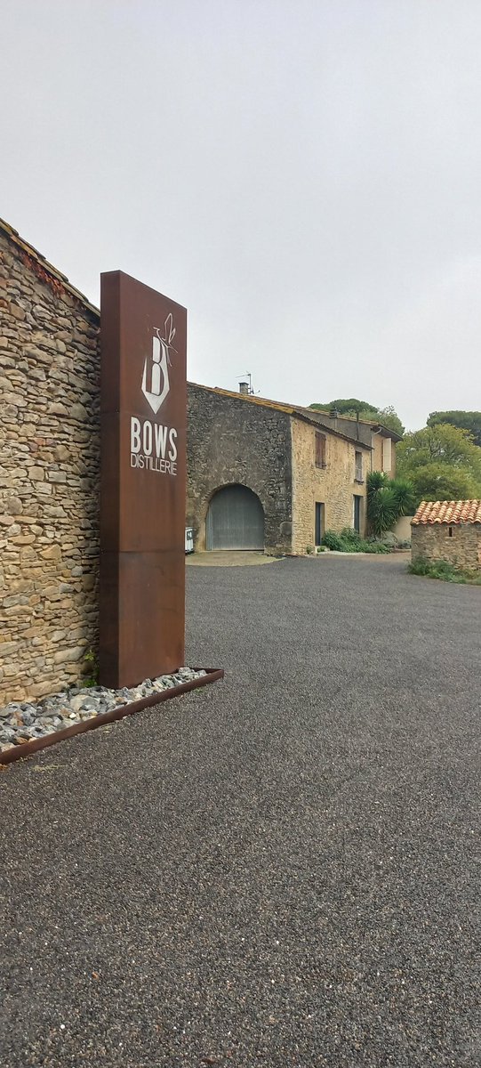 Whisky🥃 de #Sorgho🌾 grain made in France!

Benoît qui a une créativité incroyable et une passion des processus de distillation. 
J'apprends à chaque rencontre!

Merci Benoît !

bowsdistillerie.com