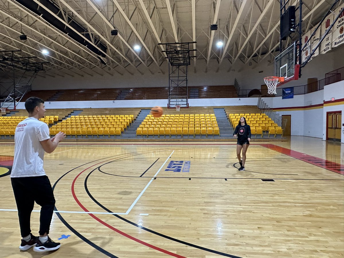 Love to see this! Reminds me one of my favorite Bob Knight quotes: “If you’ve got a girlfriend, and she won’t rebound for you, it’s time to find yourself a new girlfriend.”